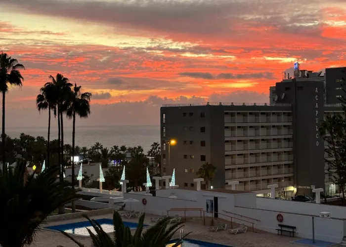 Americas With Pool View Апартаменты