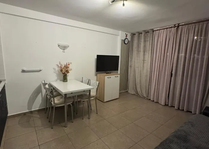 Apartament Americas With Pool View